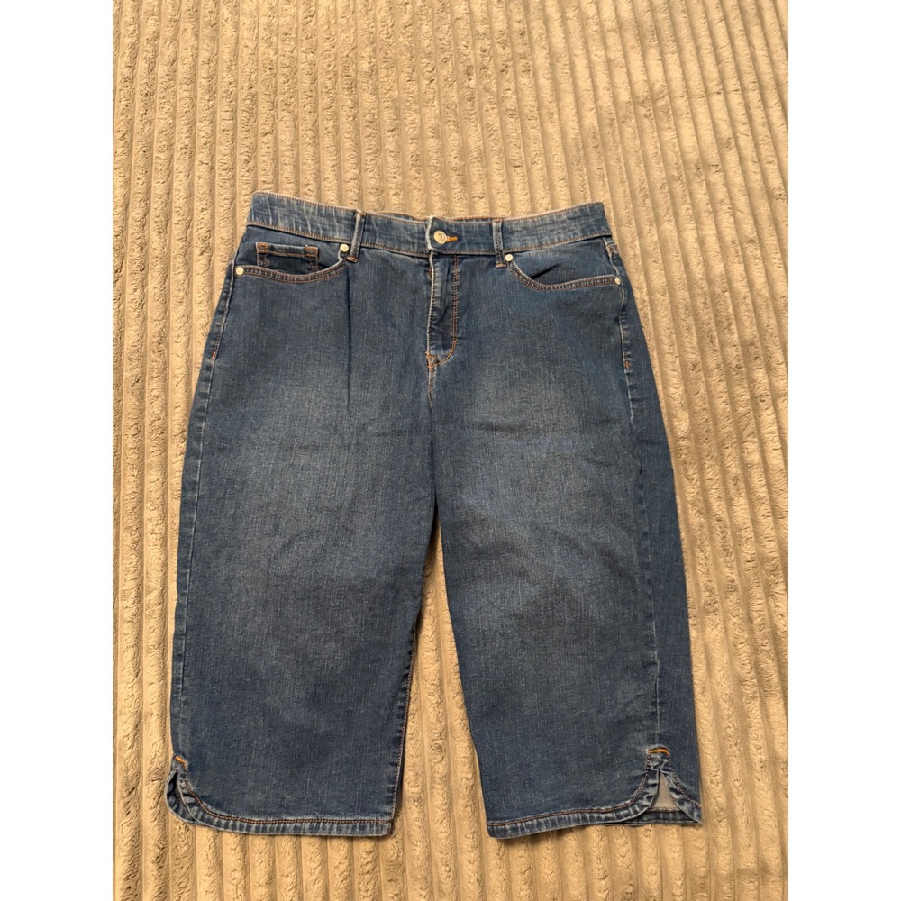 Gloria Vanderbilt Womens Size 14 Skimmer Denim Shorts Medium Wash Slimming Capri